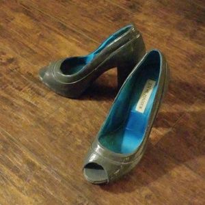 3/$10! Steve Madden gray heels